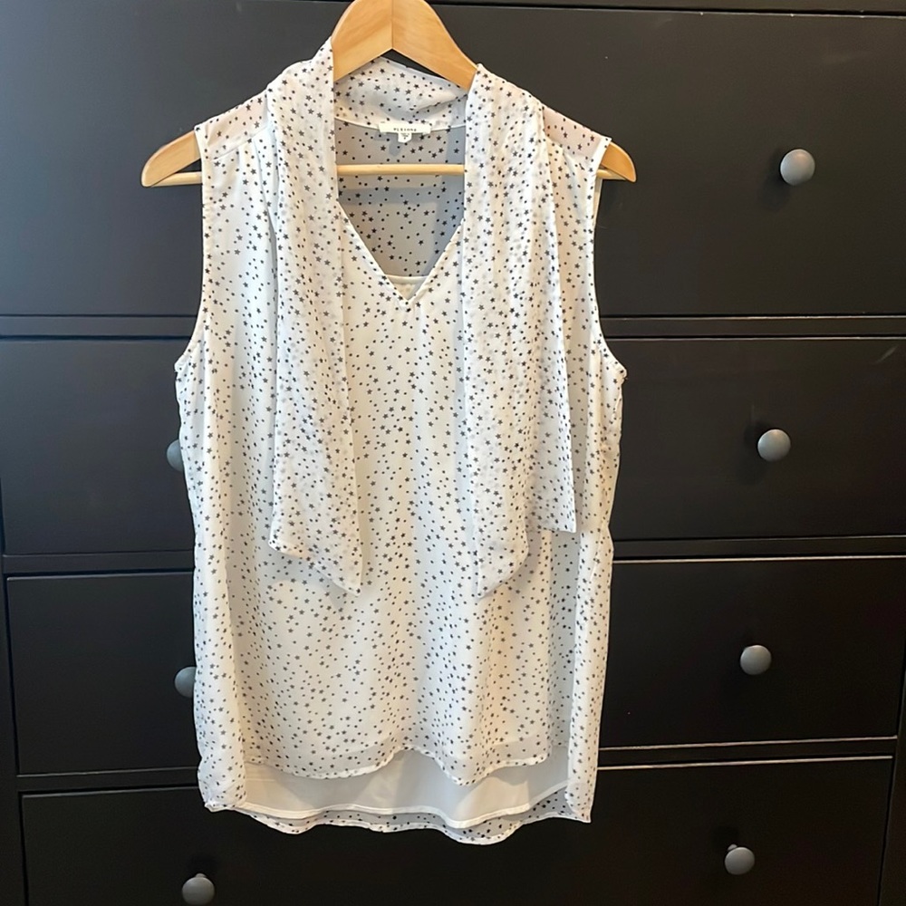 Star Print Sleeveless Blouse